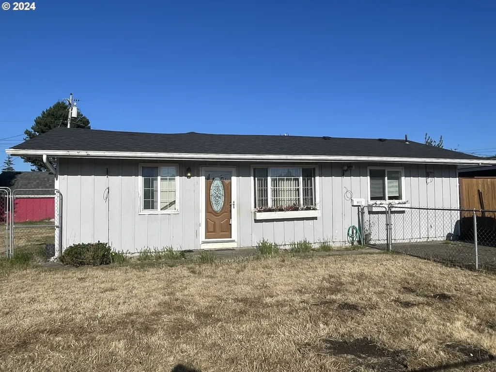 1533 Grant Street North Bend OR 97459