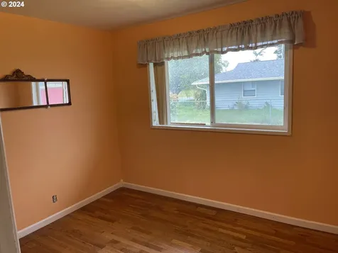 1533 Grant Street North Bend OR 97459