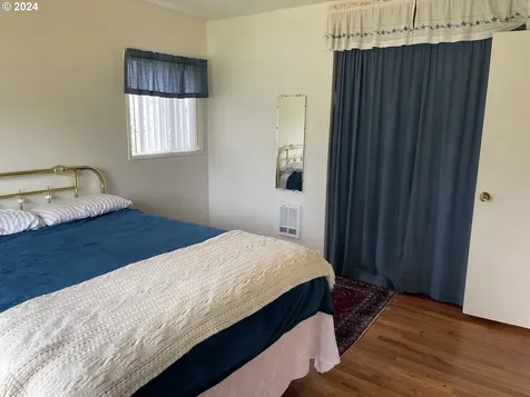 1533 Grant Street North Bend OR 97459