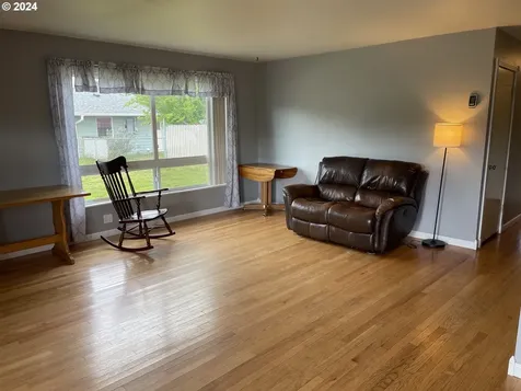 1533 Grant Street North Bend OR 97459