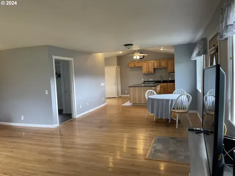 1533 Grant Street North Bend OR 97459