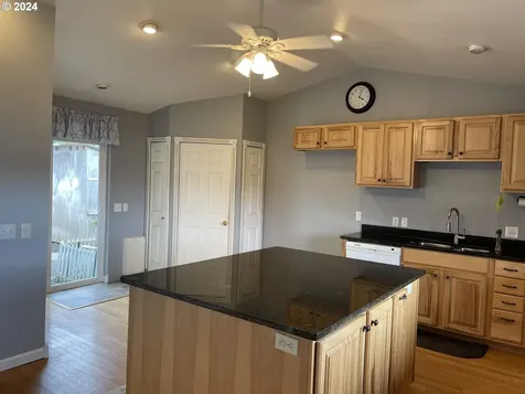 1533 Grant Street North Bend OR 97459