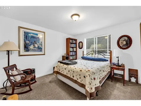 810 Sw Mayer Avenue Winlock WA 98596