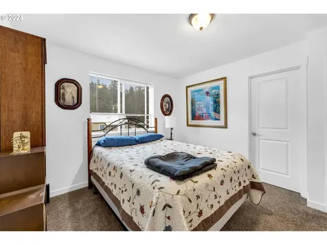 810 Sw Mayer Avenue Winlock WA 98596