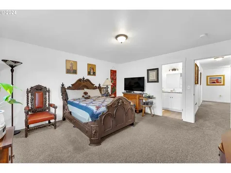 810 Sw Mayer Avenue Winlock WA 98596