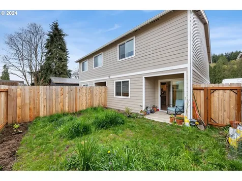 810 Sw Mayer Avenue Winlock WA 98596
