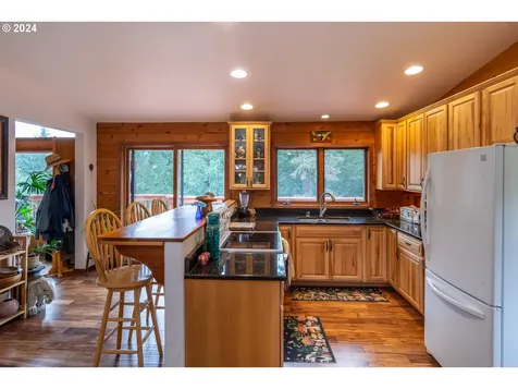 1364 Pine Ridge Drive Glide OR 97443
