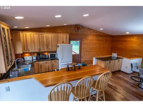 1364 Pine Ridge Drive Glide OR 97443