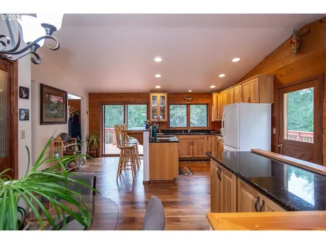 1364 Pine Ridge Drive Glide OR 97443