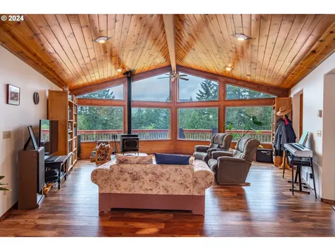 1364 Pine Ridge Drive Glide OR 97443