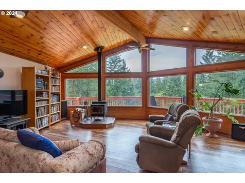 1364 Pine Ridge Drive Glide OR 97443