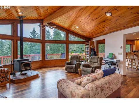 1364 Pine Ridge Drive Glide OR 97443