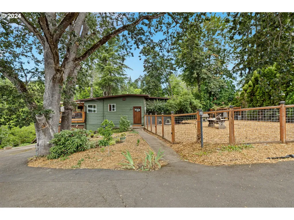 105 N Alder Street Lowell OR 97452