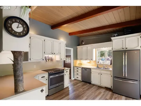 105 N Alder Street Lowell OR 97452