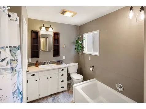 105 N Alder Street Lowell OR 97452