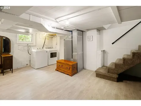 105 N Alder Street Lowell OR 97452