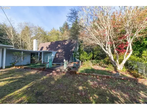 83306 Clear Lake Road Florence OR 97439