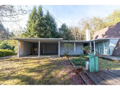83306 Clear Lake Road Florence OR 97439