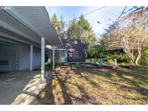 83306 Clear Lake Road Florence OR 97439