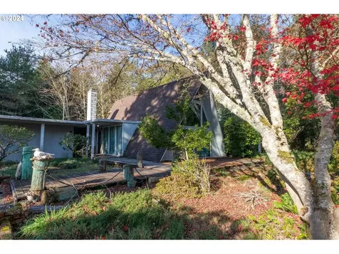 83306 Clear Lake Road Florence OR 97439