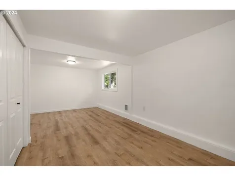 17824 SE Clay Street Portland OR 97233