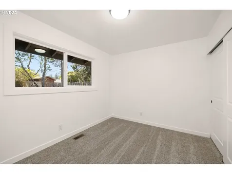 17824 SE Clay Street Portland OR 97233