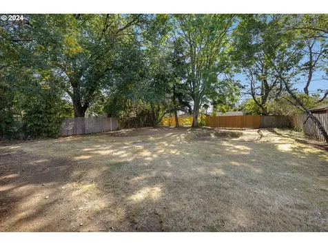 17824 SE Clay Street Portland OR 97233