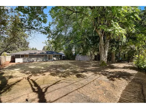 17824 SE Clay Street Portland OR 97233