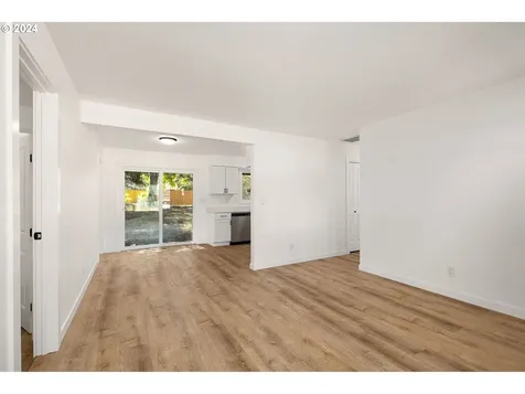 17824 SE Clay Street Portland OR 97233