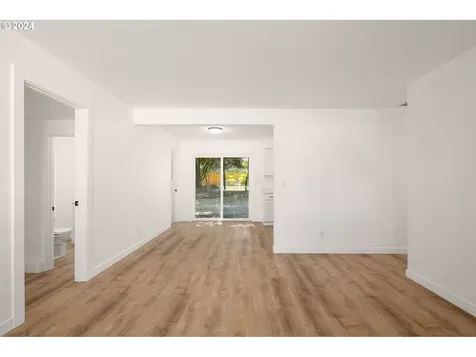 17824 SE Clay Street Portland OR 97233