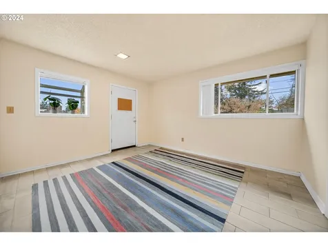 4236 SE 99th Avenue Portland OR 97266