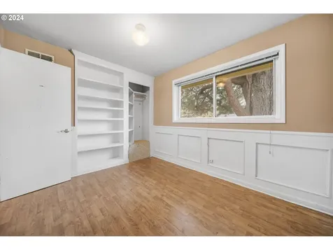 4236 SE 99th Avenue Portland OR 97266