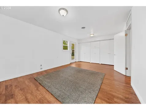 4236 SE 99th Avenue Portland OR 97266