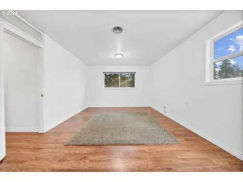 4236 SE 99th Avenue Portland OR 97266