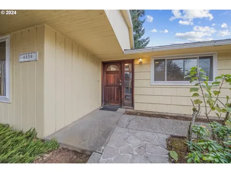 4236 SE 99th Avenue Portland OR 97266
