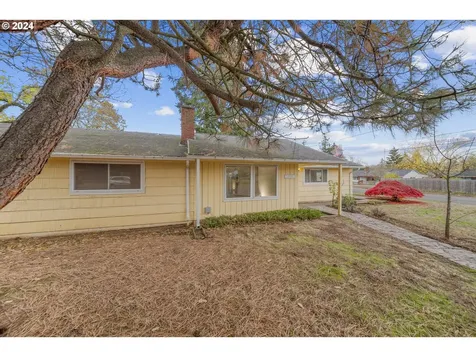 4236 SE 99th Avenue Portland OR 97266