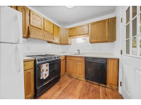 4236 SE 99th Avenue Portland OR 97266