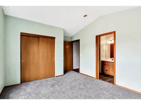 15811 Ne Milton Place Portland OR 97230