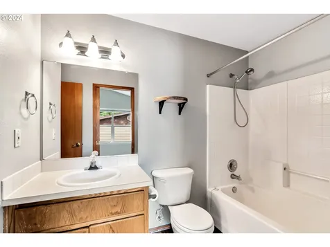 15811 Ne Milton Place Portland OR 97230