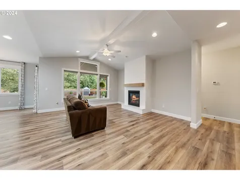 174 Sw Wyatt Street Dallas OR 97338