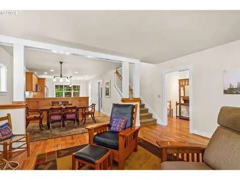 870 Meadow Butte Loop Eugene OR 97401