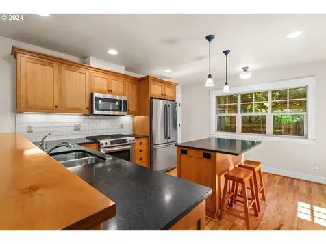 870 Meadow Butte Loop Eugene OR 97401