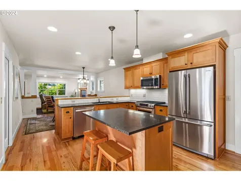 870 Meadow Butte Loop Eugene OR 97401