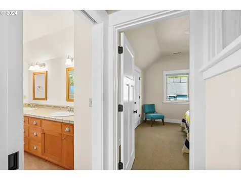 870 Meadow Butte Loop Eugene OR 97401
