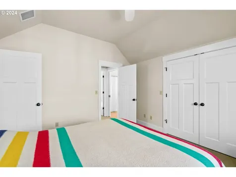 870 Meadow Butte Loop Eugene OR 97401