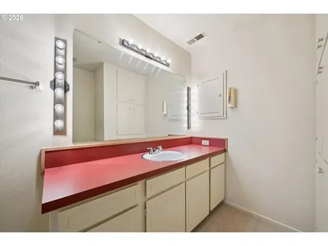 50 Condolea Court Lake Oswego OR 97035