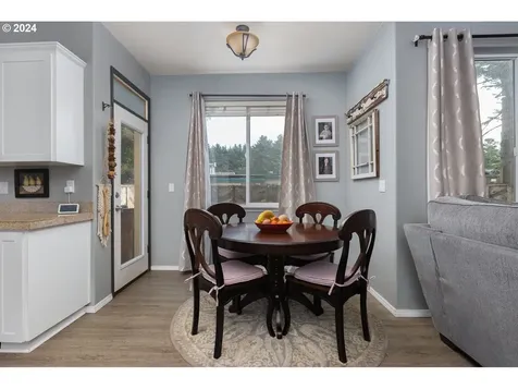 602 Se Inlet Avenue Lincoln City OR 97367