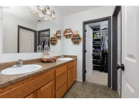 602 Se Inlet Avenue Lincoln City OR 97367