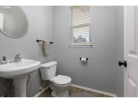 602 Se Inlet Avenue Lincoln City OR 97367