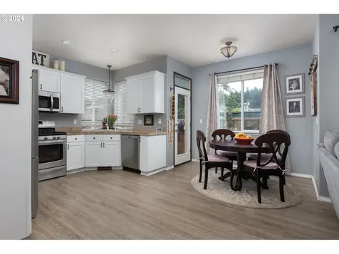 602 Se Inlet Avenue Lincoln City OR 97367